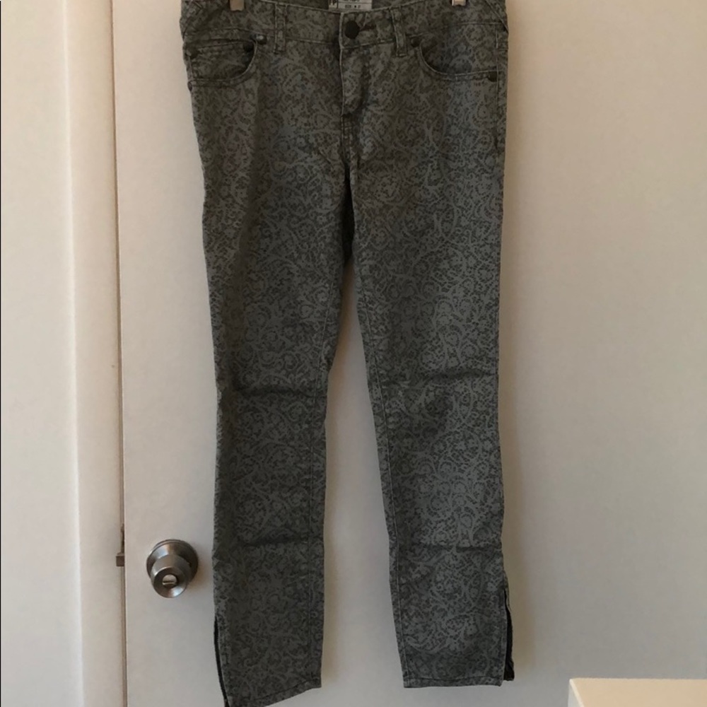 Grey design skinny pants